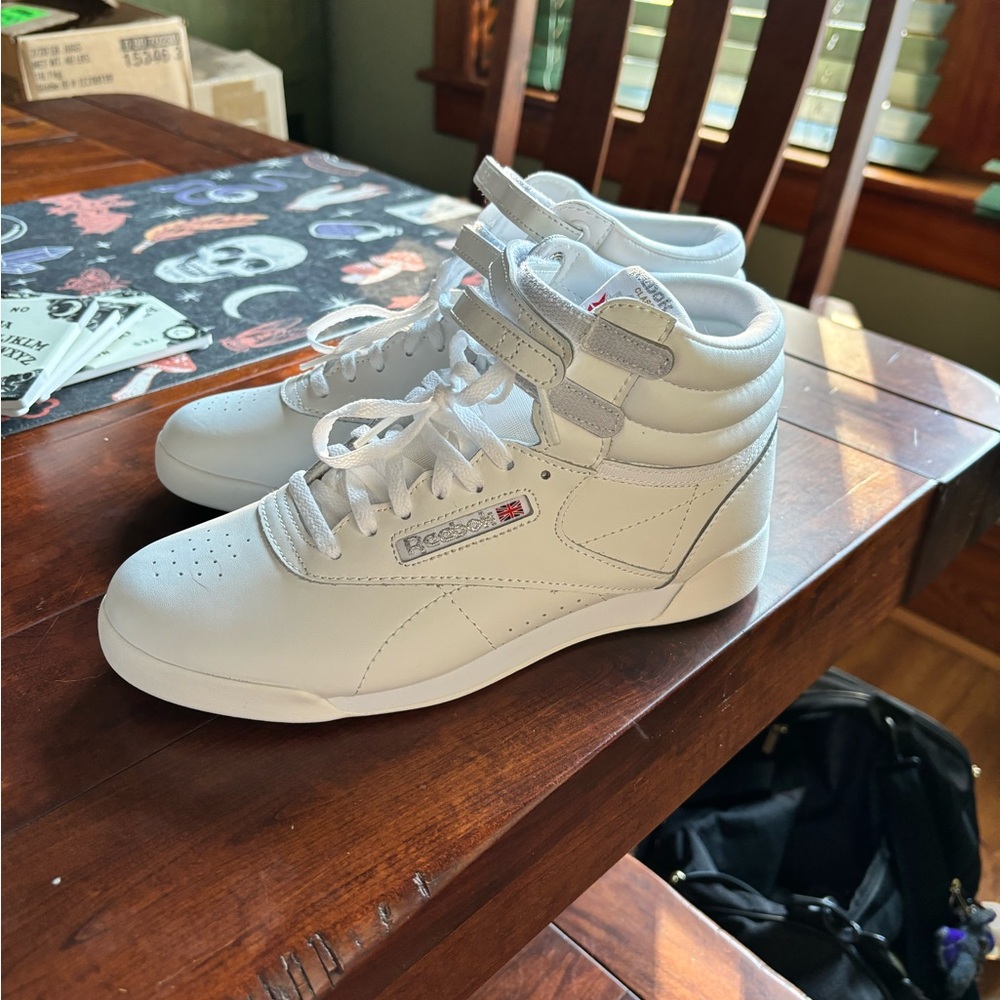 Reebok Hi Top Kids Sneaker